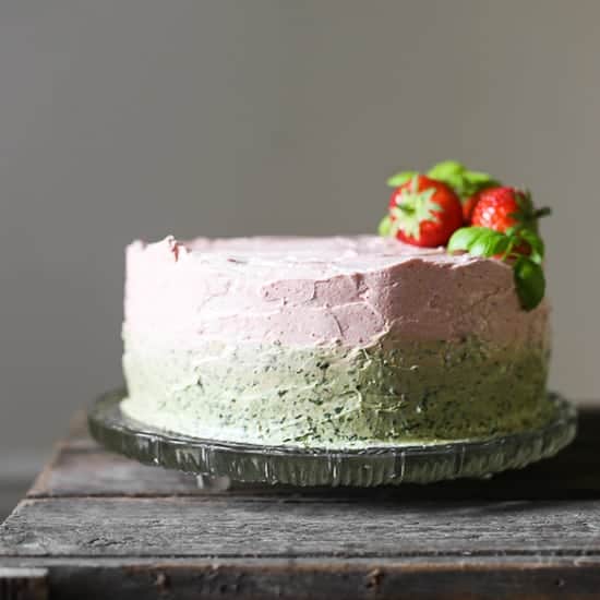 Strawberry Sweet Pesto Cake {gluten-free} A beautiful Strawberry Sweet Pesto Cake {gluten-free}