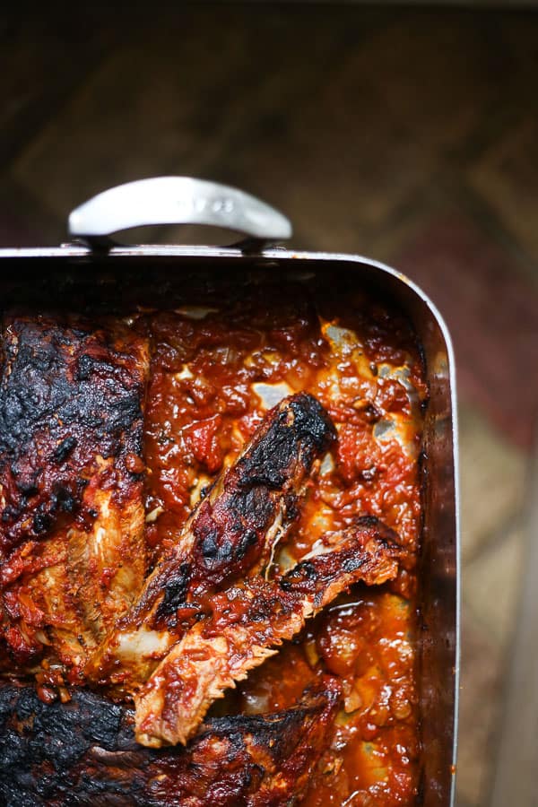 spare ribs in a roasting dish