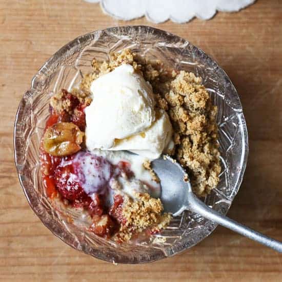 Strawberry Gooseberry Crumble {gluten-free} Strawberry Gooseberry Crumble {gluten-free}
