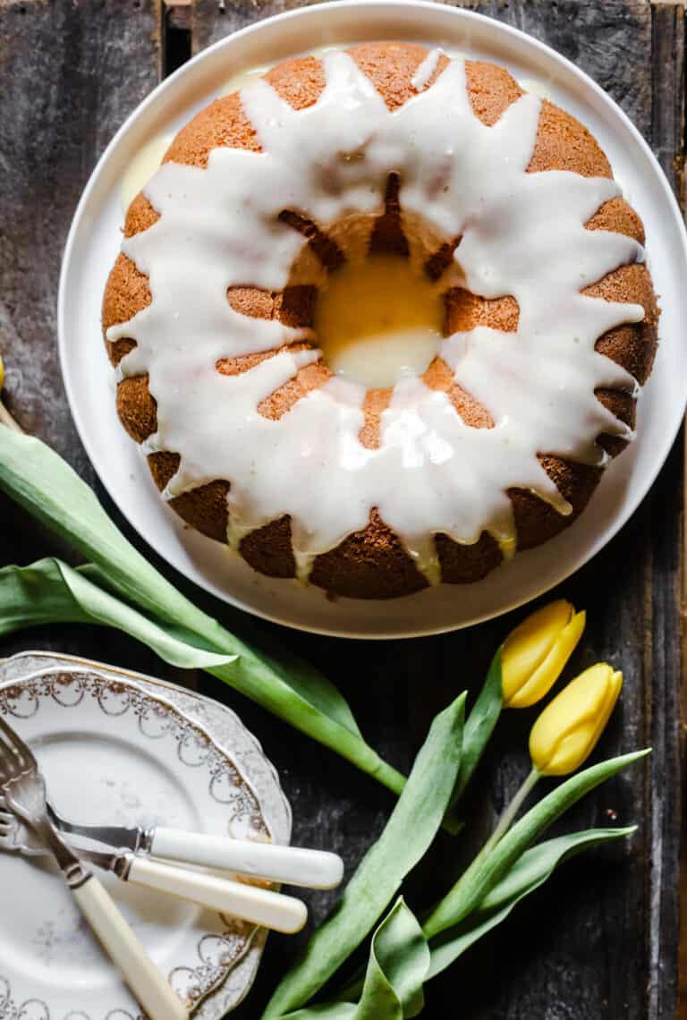 Vanilla bundt cake from above
